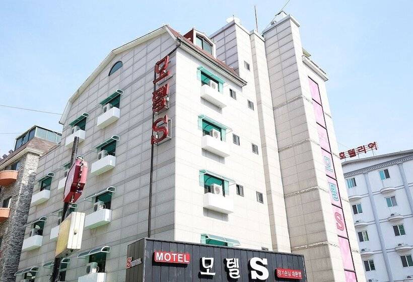 모텔 Gyeryong S