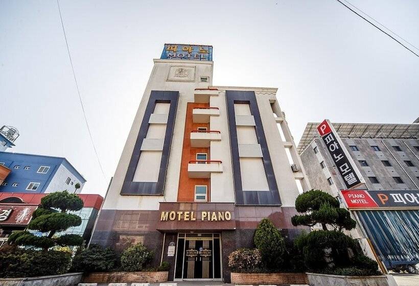 Motel Jangheung Piano