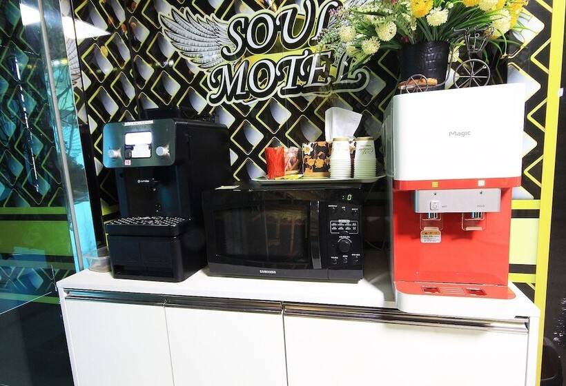 فندق على الطريق Jeonju Deokjindong Hotel Soul