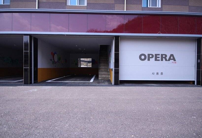 مُتل Jinju Opera