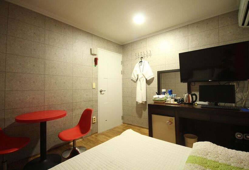 فندق على الطريق Miryang Sky