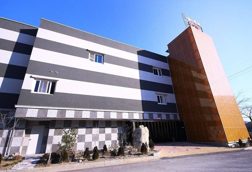 فندق على الطريق Mungyeong Myeongpum Hotel Geonilla