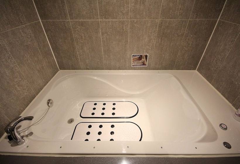 فندق على الطريق Sacheon  2in1