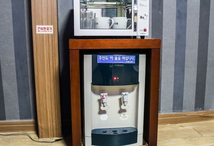 Tongyeong V Motel