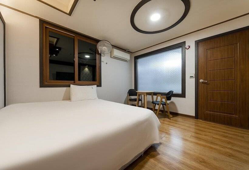 汽车旅馆  Tongyeong W