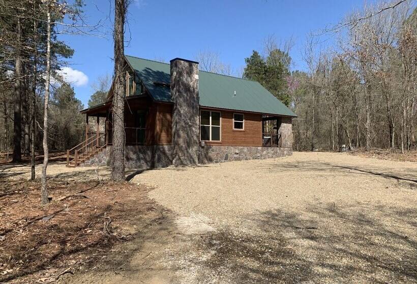 Standing Bear Studio Cabin With Hot Tub On The Deck By Redawning