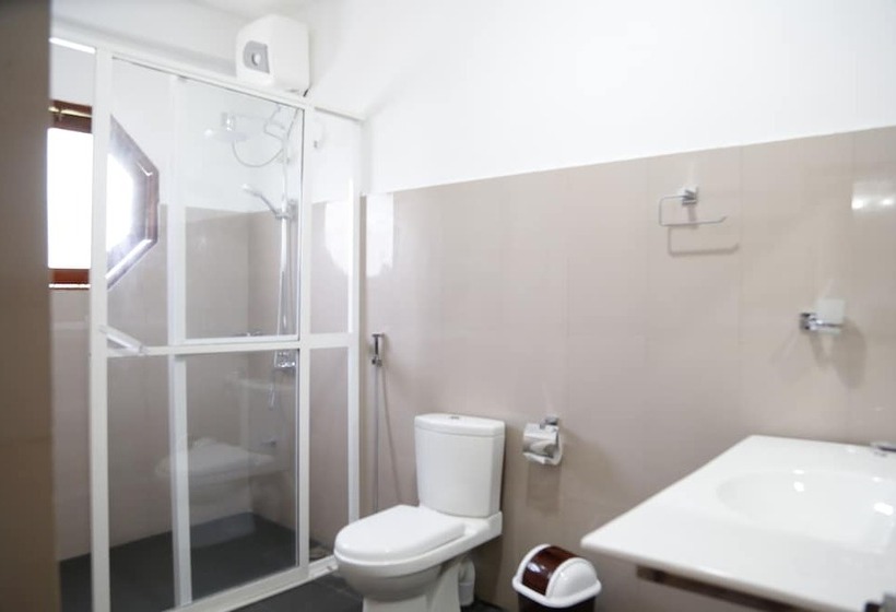 Ananthi Hotels