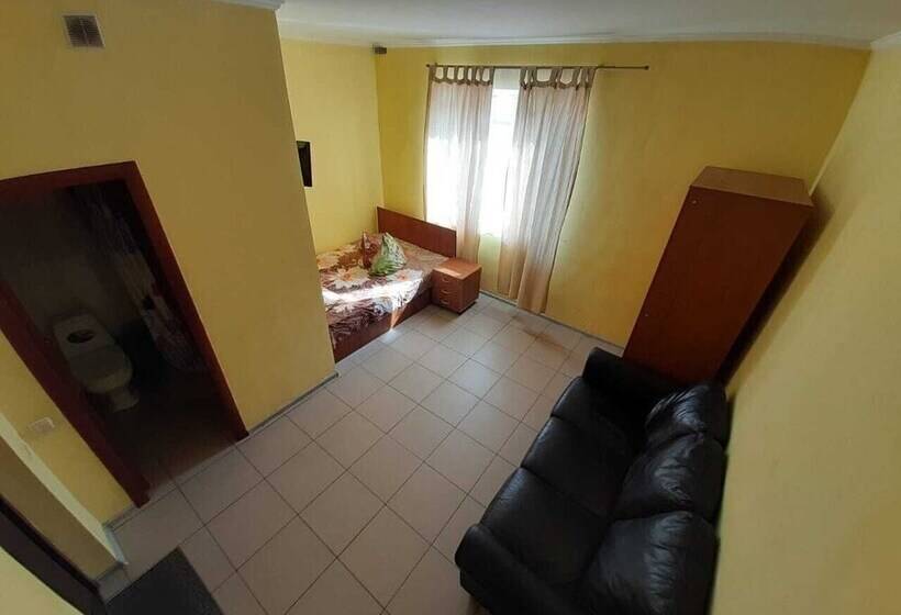 Hostel Avrora