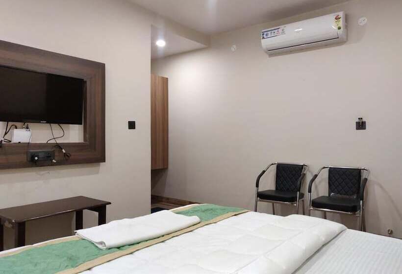 בית מלון כפרי Atul Residency