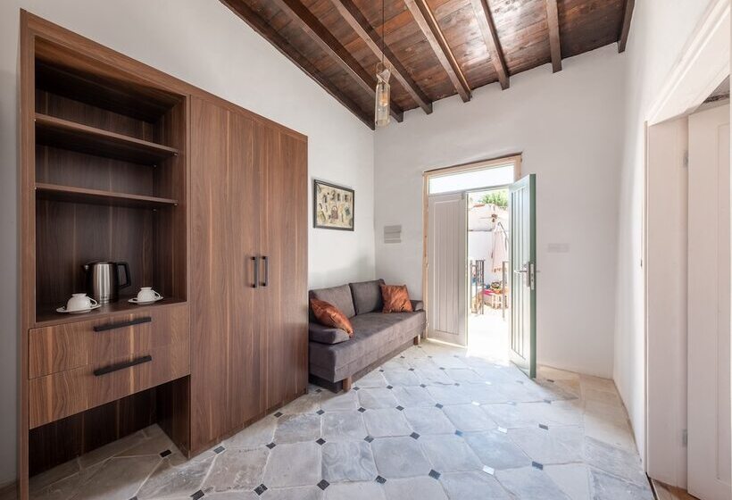 هتل La Regina Veneziana Guest House & Cafe