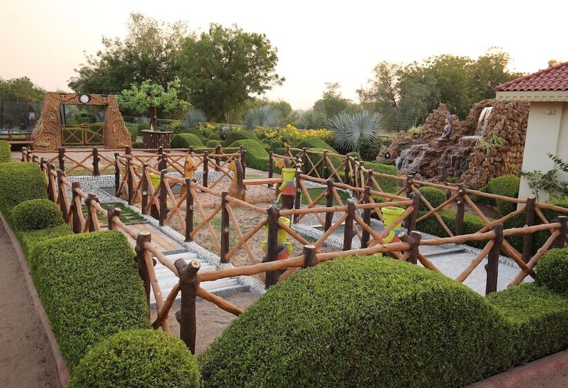 Отель Neonz Resort & Club