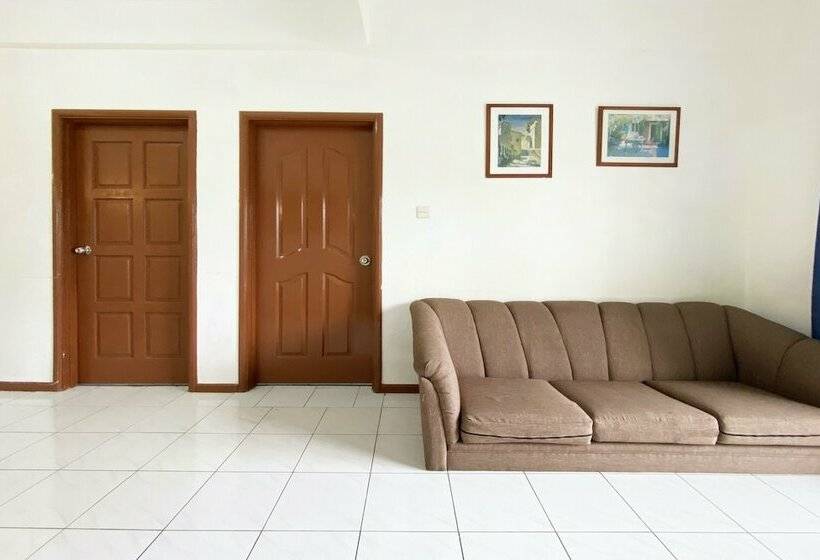 هتل Oyo 90184 Api Api Guesthouse 533