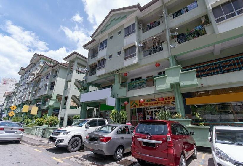 هتل Oyo 90184 Api Api Guesthouse 533