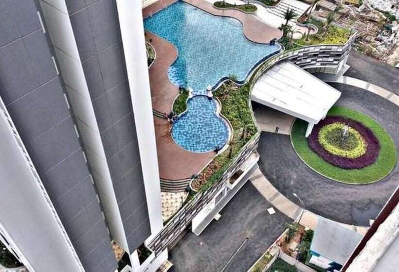 هتل Quade Stay At Serpong Greenview