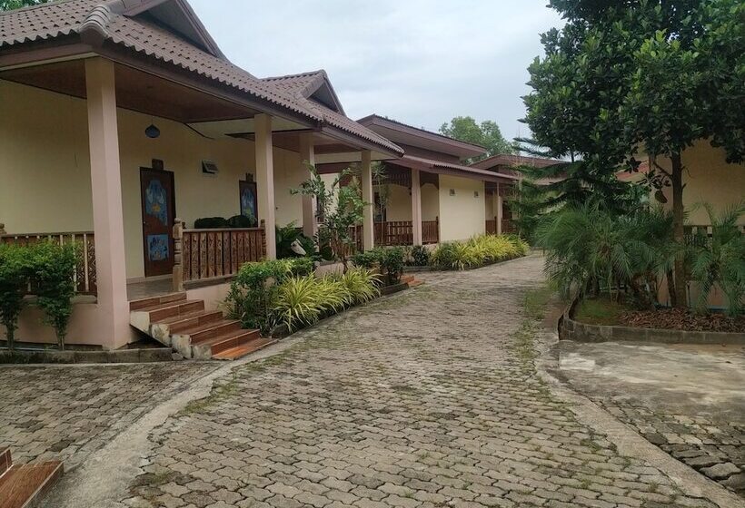 호텔 Rattikanchana Resort