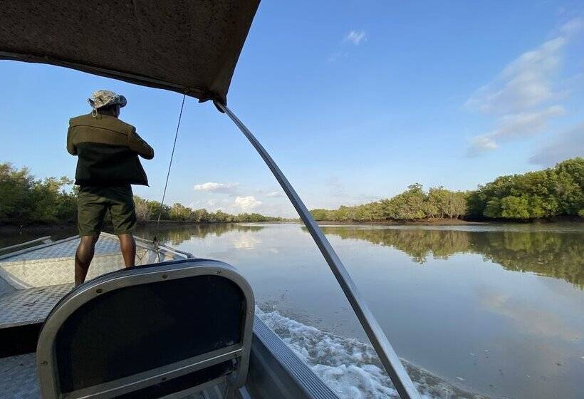 酒店 Saadani Safari Lodge   Bush, River, Beach