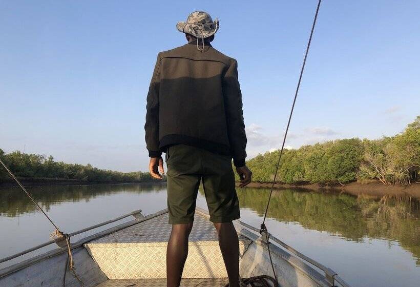 酒店 Saadani Safari Lodge   Bush, River, Beach