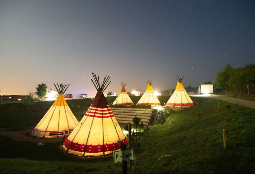 渡假胜地  Indian Village Tipi Tent