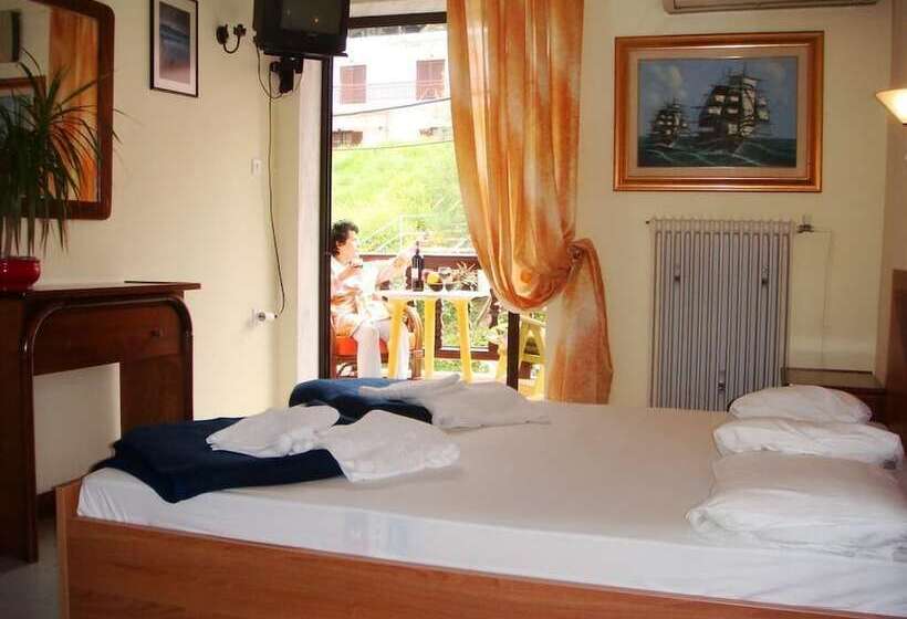 Welcome To Hotel ,,petunia,, In Neos Marmaras,xalkidiki ,greece,in Para18dise