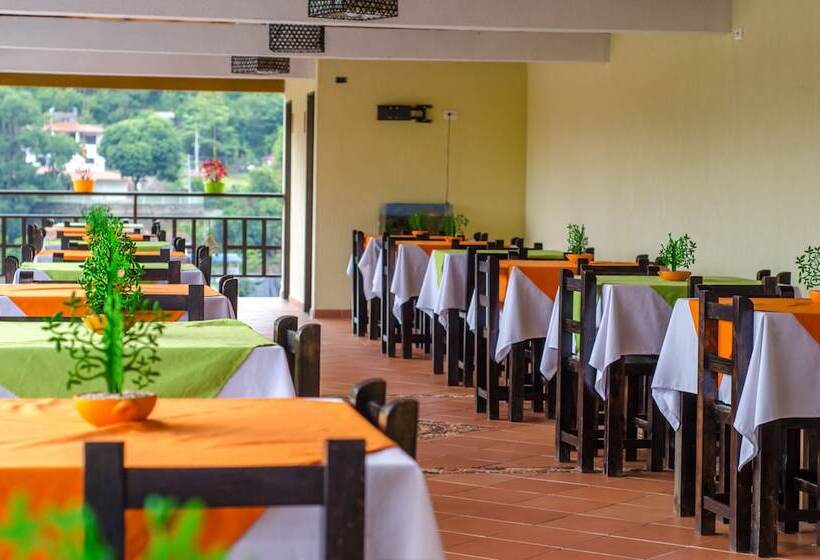 هتل Campestre La Montaña