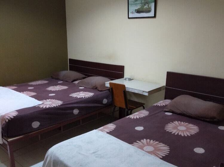 فندق First Inn