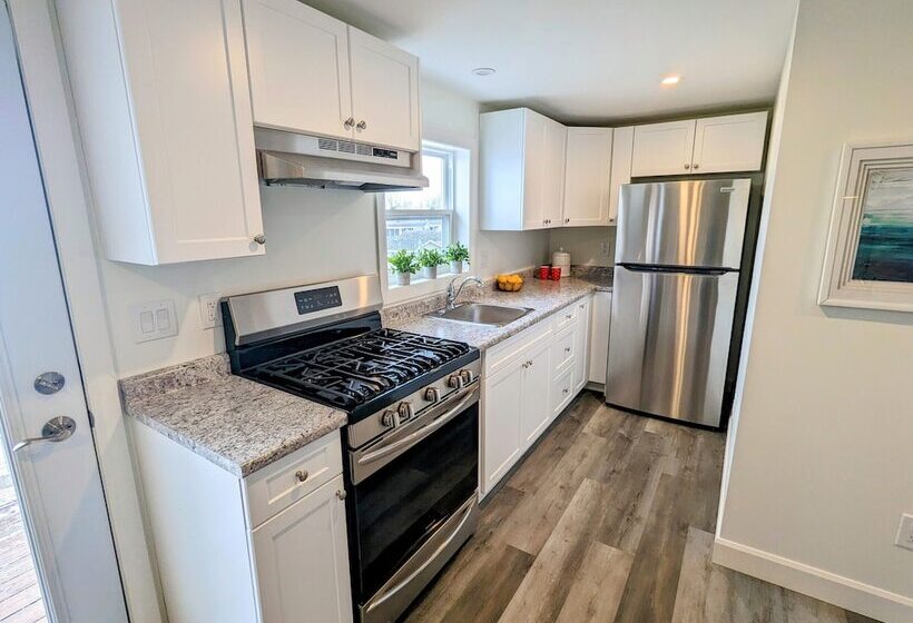 호텔 Great Blue Resorts   Mccreary S Beach