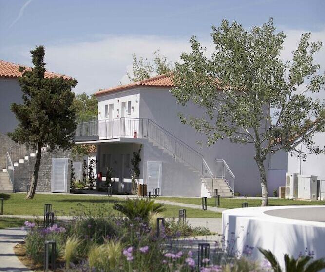 호텔 Paleros Beach Resort