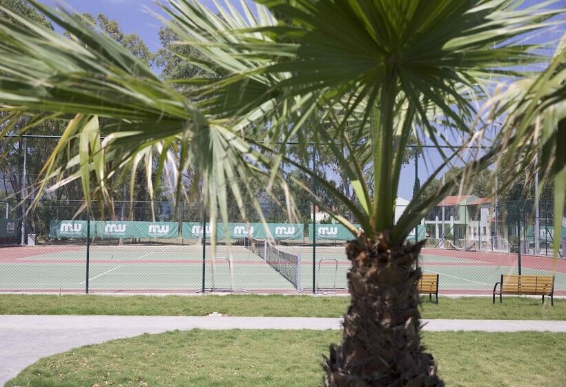 호텔 Paleros Beach Resort