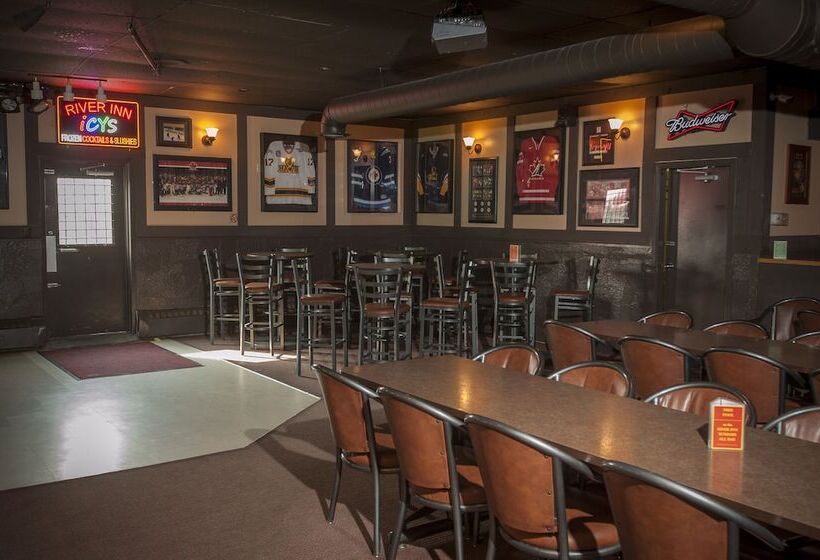 فندق River Inn