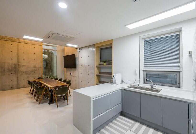 פנסיון Asamo Poolvilla