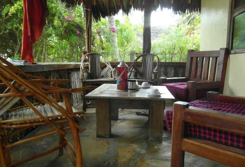 بنسيون Mike S Beach Cottages