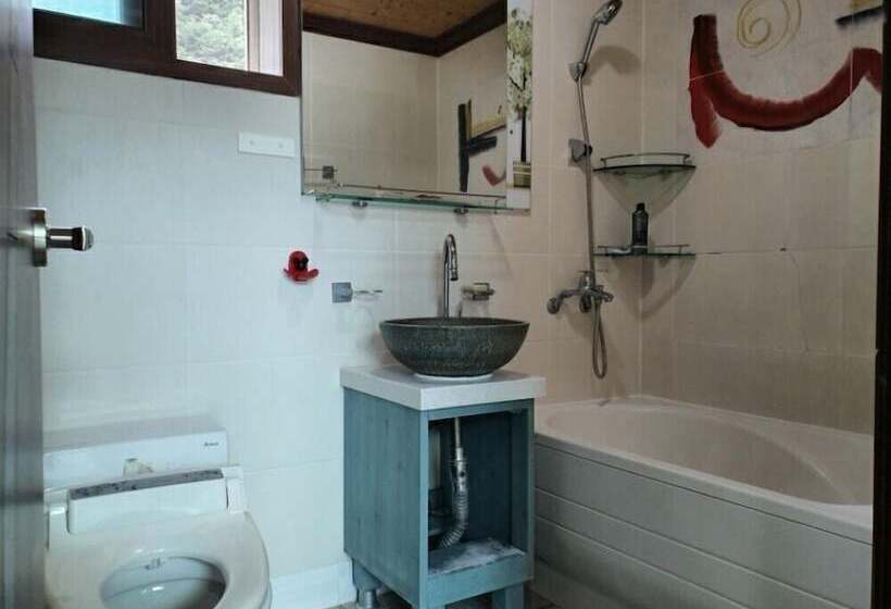 بنسيون Muju Caravan Pesnion