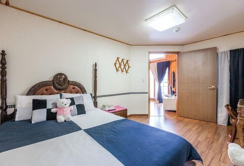 Ravie Pension