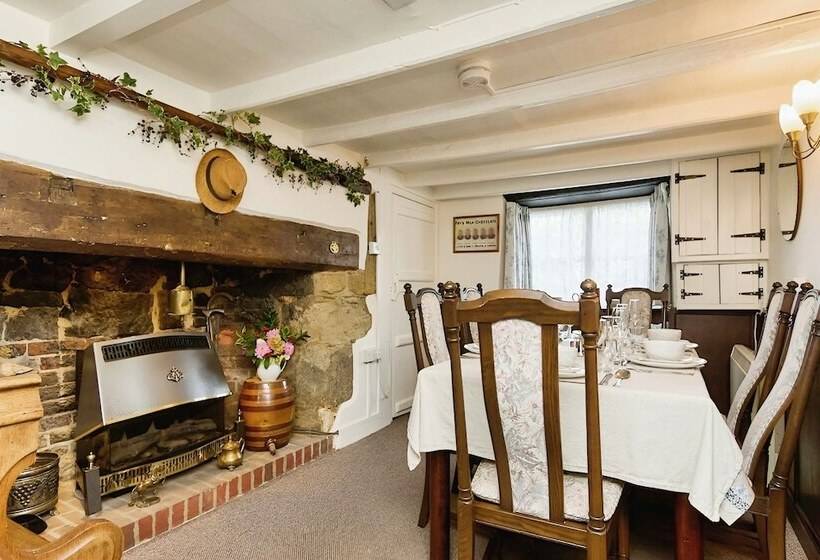 Ye Olde Cottage