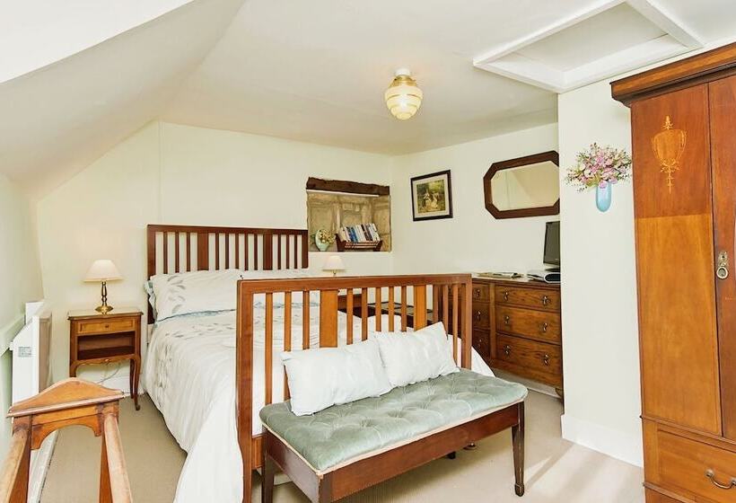 Ye Olde Cottage