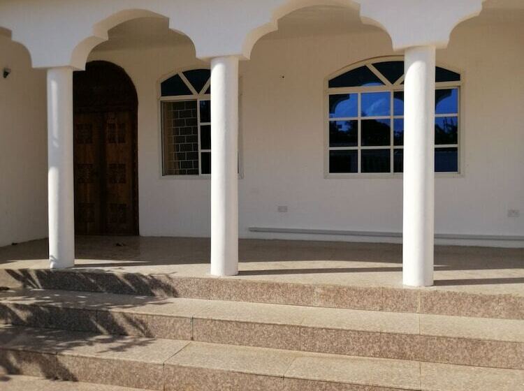 Salhiya Lodge   Hostel