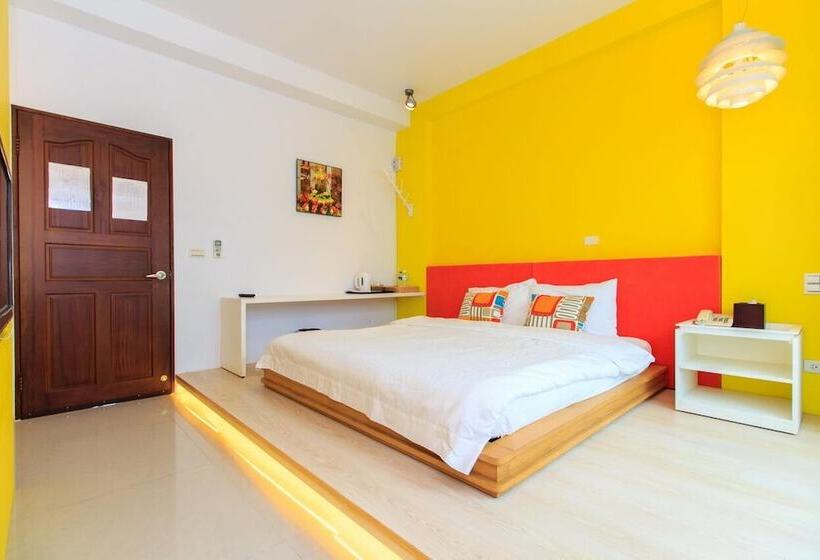 تختخواب و صبحانه Silimu Hostel