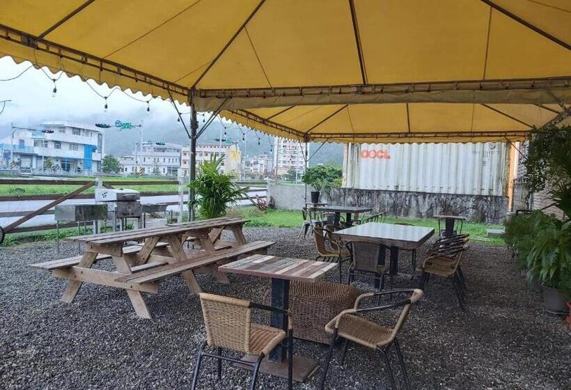 تختخواب و صبحانه Silimu Hostel