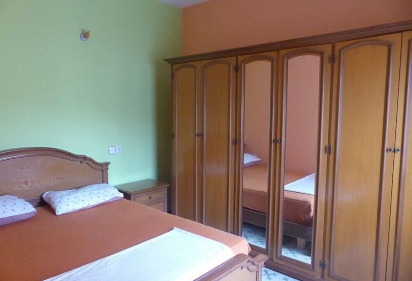 مسافرخانه Auberge Tasra