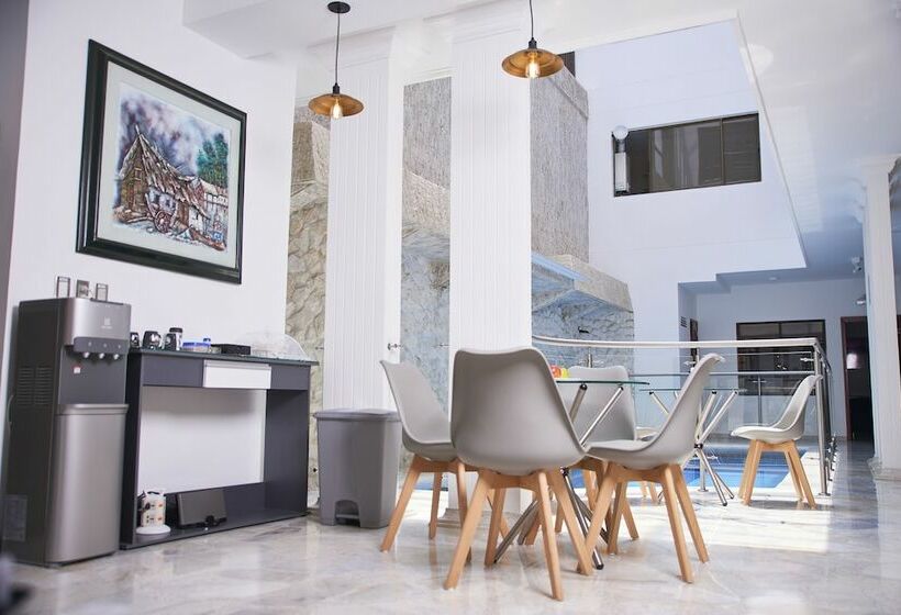 هتل Casa Esmeralda