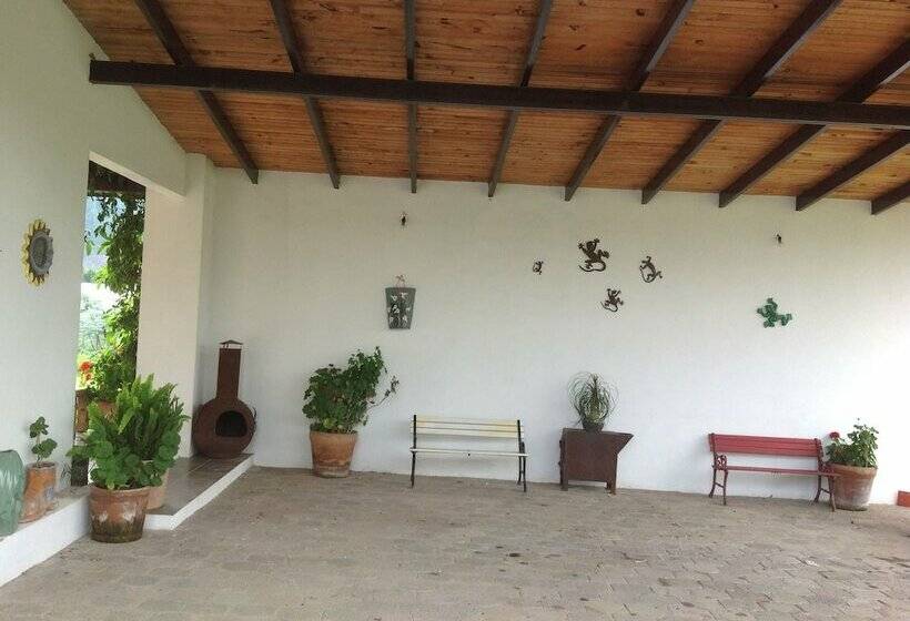 فندق Rancho El Caballero