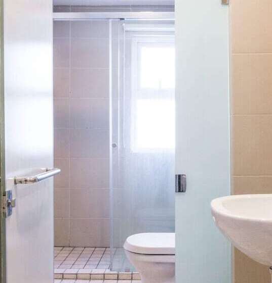 هتل The Haven Lakeside Suites By Verve