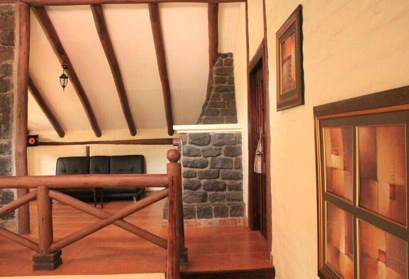 هتل Ulba Hosteria