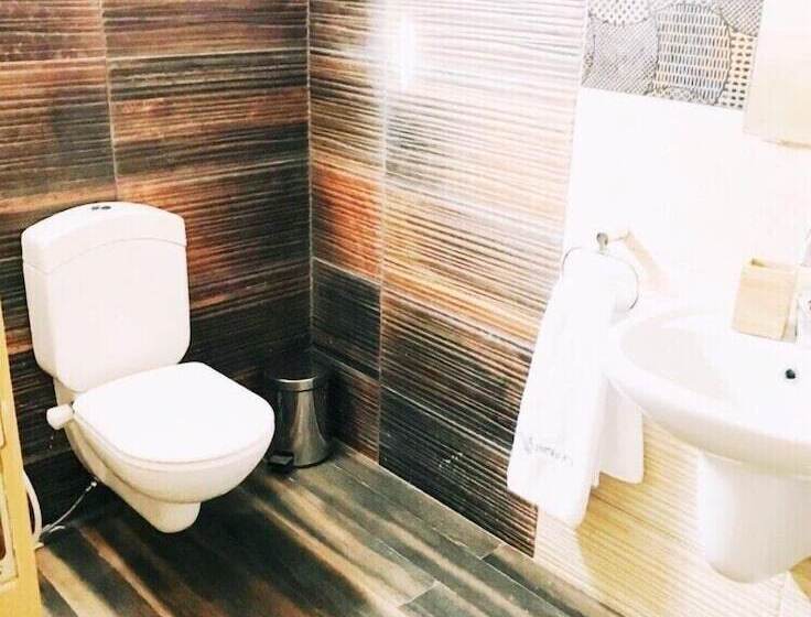 هتل Vibes Hostel & Spa