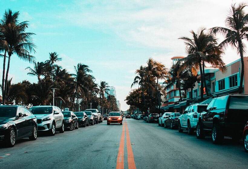 Luxury Villa On Reunion Resort And Spa With A Private Pool, Orlando Mansion 1350