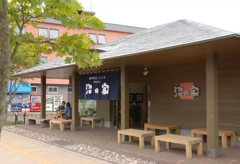 ペンション Onuma Lakeside Cottage