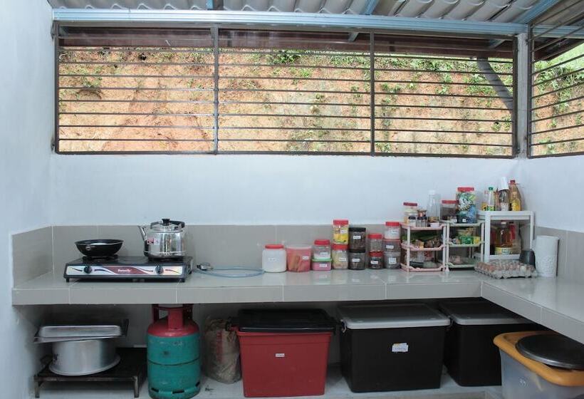 بنسيون Tokwan S Agro Village