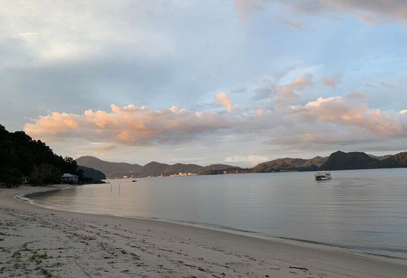 ペンション Wild Pasir Panjang Villas