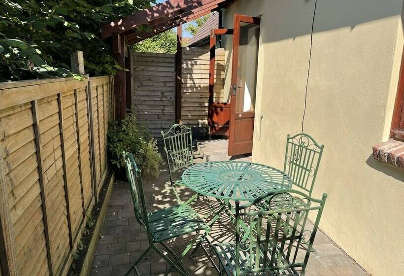 Stable Cottage