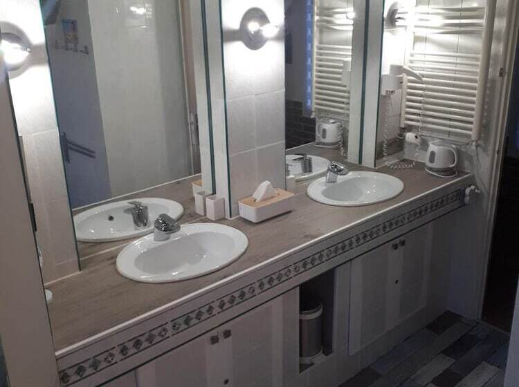 ベッドアンドブレックファースト La Longère Des Nuits De Varenne